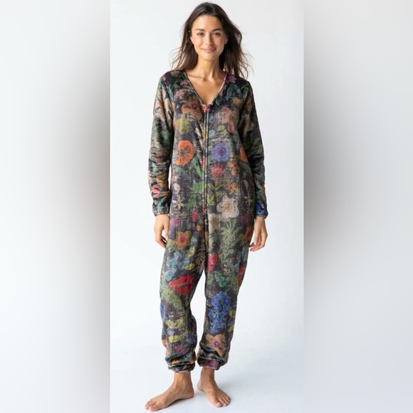 NWT Natural Life Floral OnesieSize-SmallP2P approx-20”(?Med)